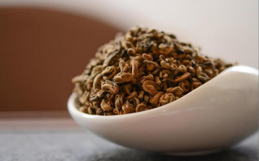 冬天女人喝红茶的好处 冬天女人喝红茶的好处