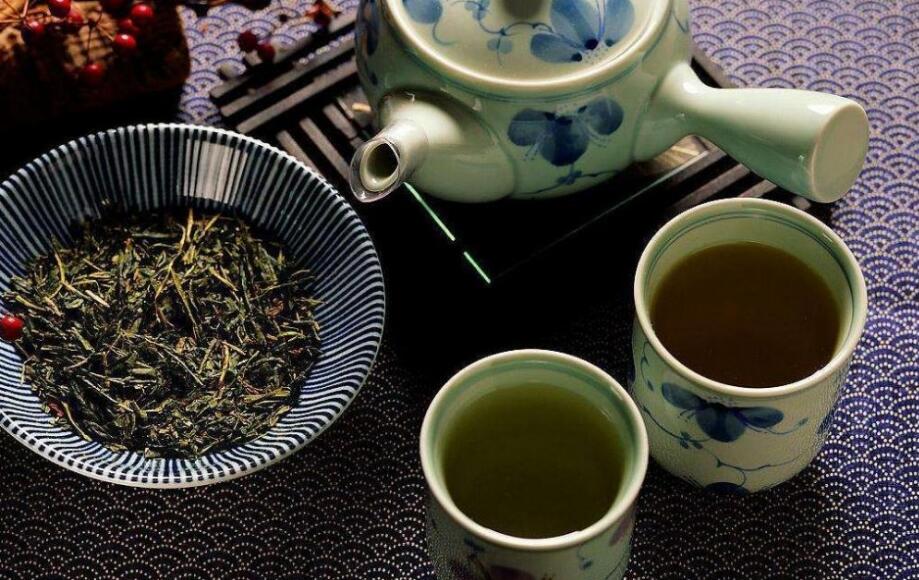 杜仲花茶的功效与作用及禁忌 杜仲花茶的功效与作用及禁忌