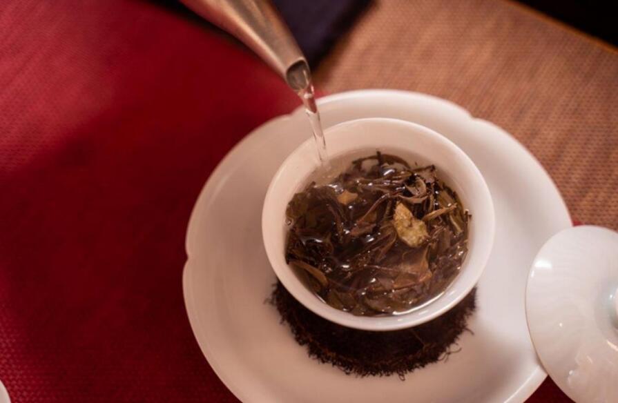 福鼎老白茶功效介绍 福鼎老白茶功效介绍