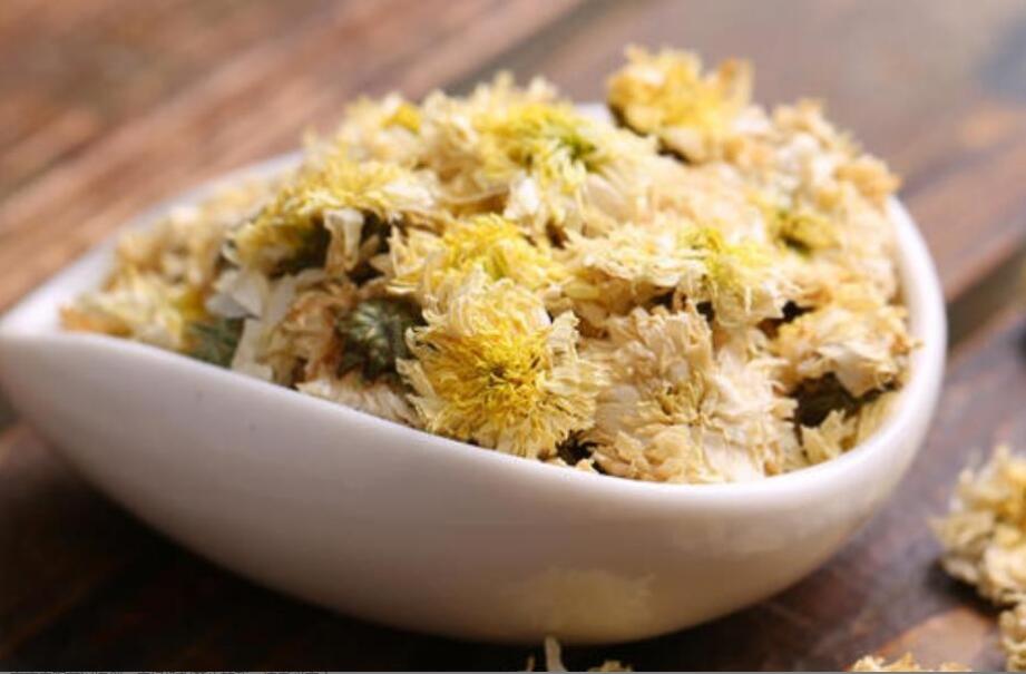 干菊花泡水的功效 干菊花泡水的功效