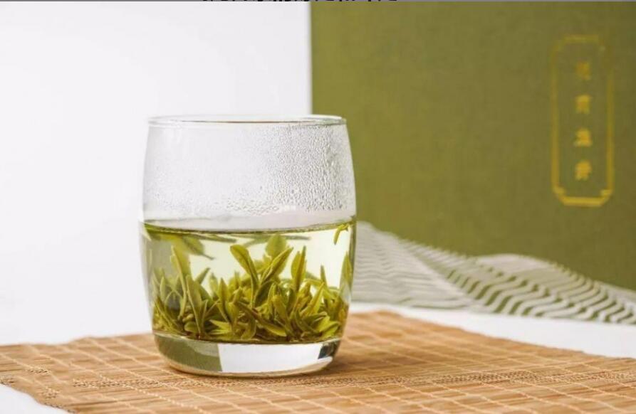 喝龙井茶的好处和坏处 喝龙井茶的好处和坏处