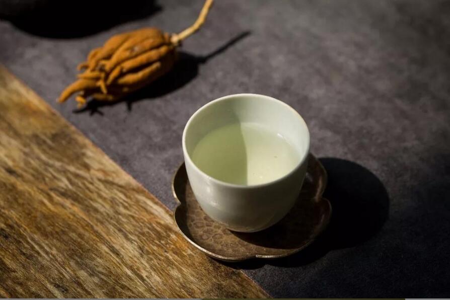 喝龙井茶的好处和坏处 喝龙井茶的好处和坏处