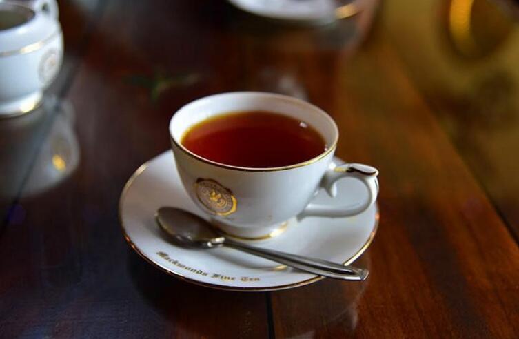 红茶加蜂蜜的功效与作用及禁忌 红茶加蜂蜜的功效与作用及禁忌