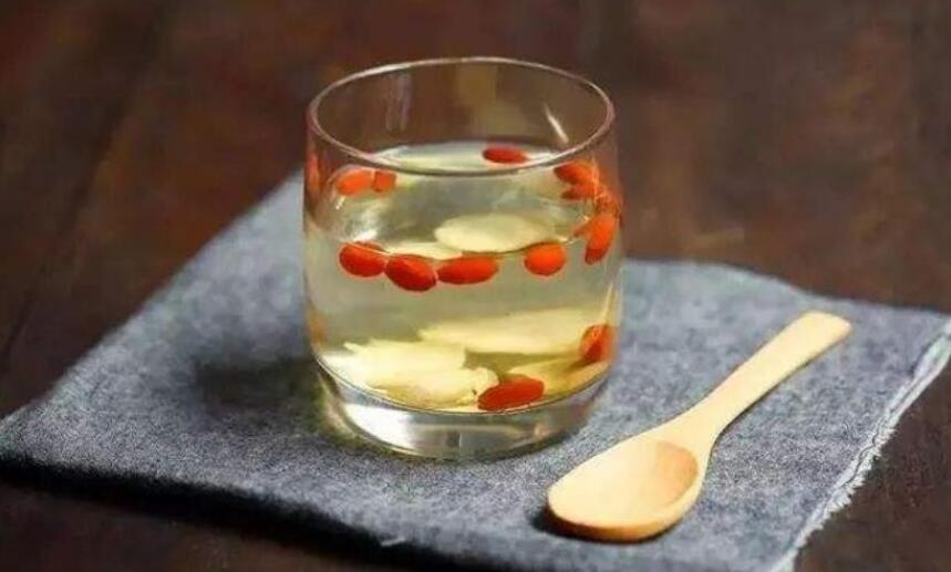 红枣枸杞西洋参泡水喝的功效 红枣枸杞西洋参泡水喝的功效