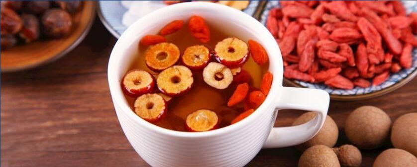 红枣桂圆枸杞菊花玫瑰花茶的功效 红枣桂圆枸杞菊花玫瑰花茶的功效