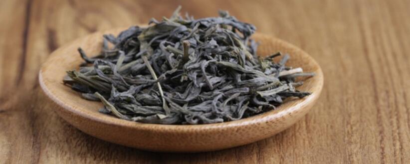 嚼干茶叶的好处和坏处 嚼干茶叶的好处和坏处