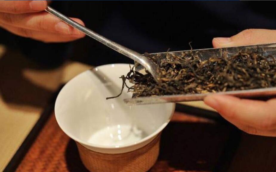 金骏眉加蜂蜜的功效与作用及禁忌 金骏眉加蜂蜜的功效与作用及禁忌