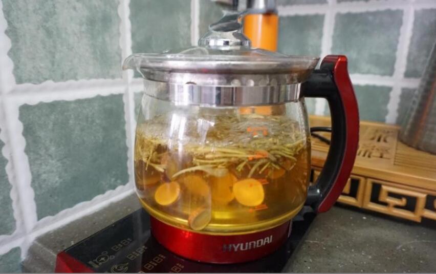 �������͸ʲ���ˮ�ȵĹ�Ч������