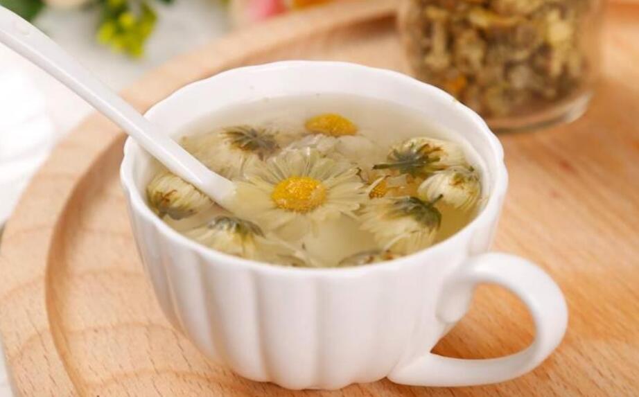 菊花和绿茶的功效与作用及禁忌症 菊花和绿茶的功效与作用及禁忌症