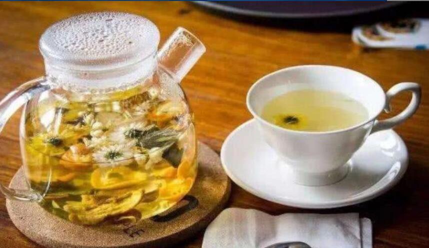 菊花和绿茶的功效与作用及禁忌症 菊花和绿茶的功效与作用及禁忌症