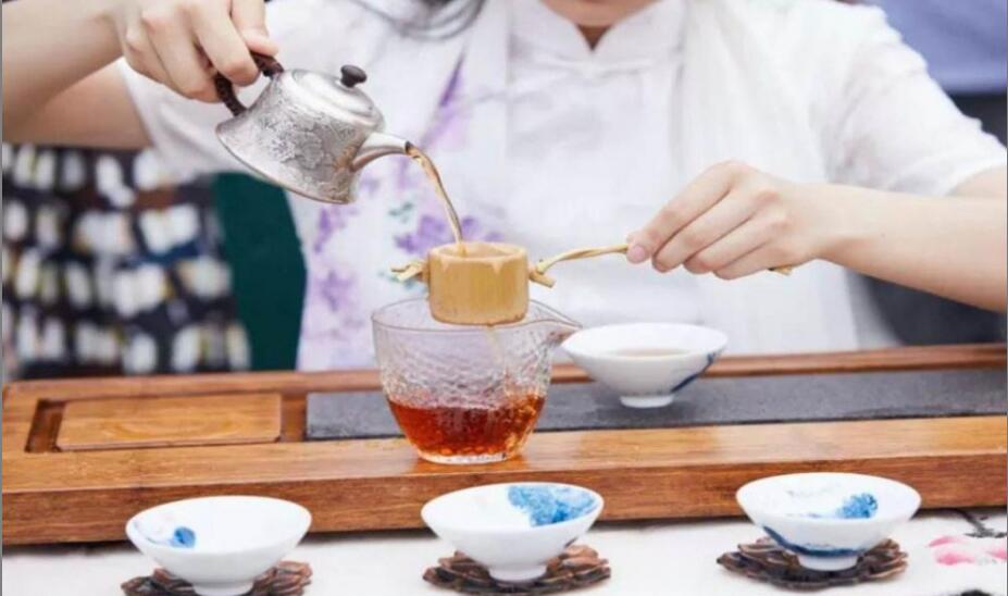 连翘花泡水喝的功效与作用 连翘花泡水喝的功效与作用