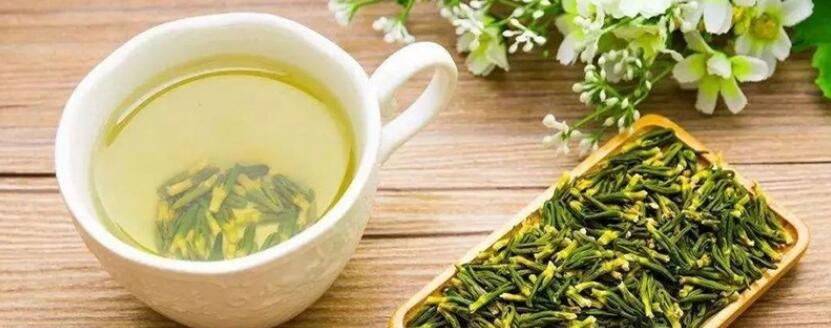 莲芯泡水有什么功效泡水的用量是多少 莲芯泡水有什么功效泡水的用量是多少