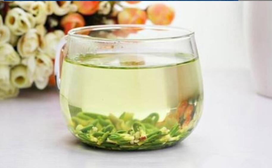 莲芯泡水有什么功效泡水的用量是多少 莲芯泡水有什么功效泡水的用量是多少