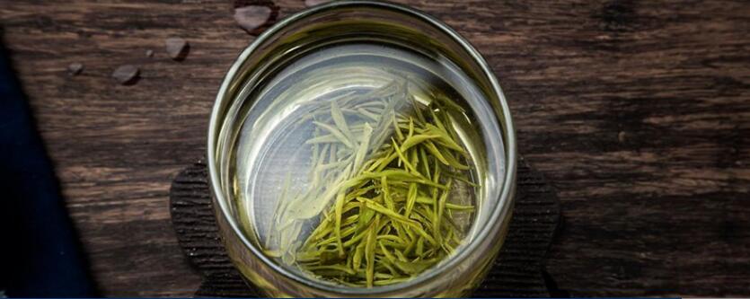 绿茶加冰糖的功效作用 绿茶加冰糖的功效作用