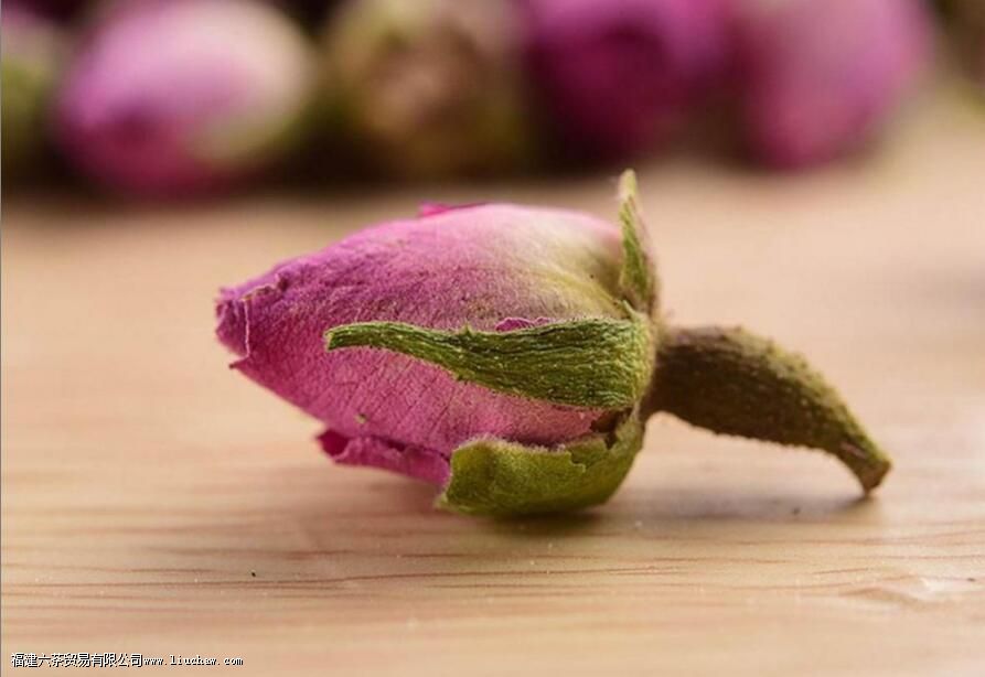 男人喝玫瑰花茶有什么好处 男人喝玫瑰花茶有什么好处