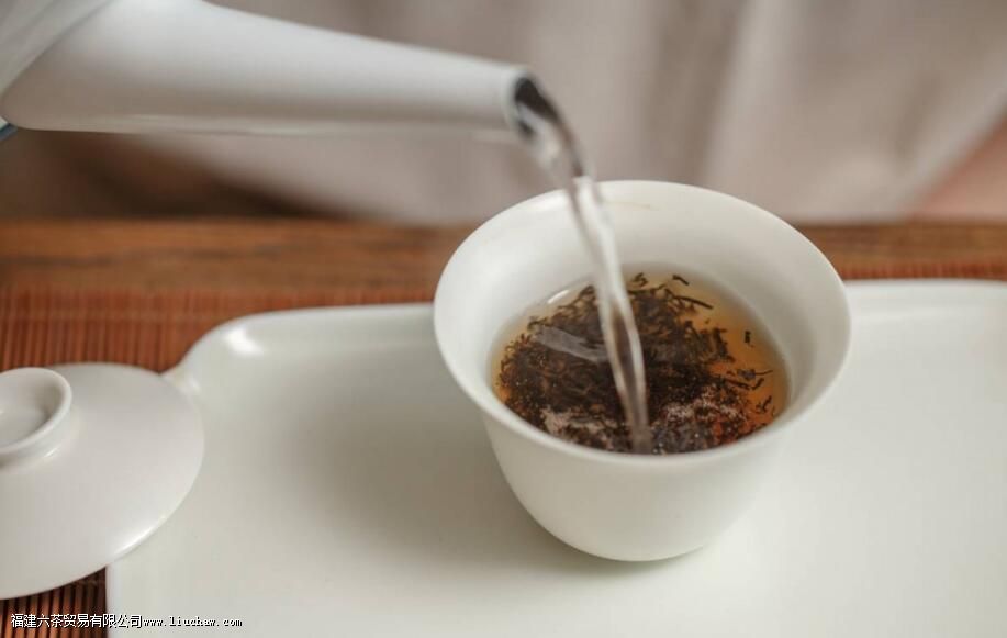 女人喝祁门红茶的功效与作用 女人喝祁门红茶的功效与作用