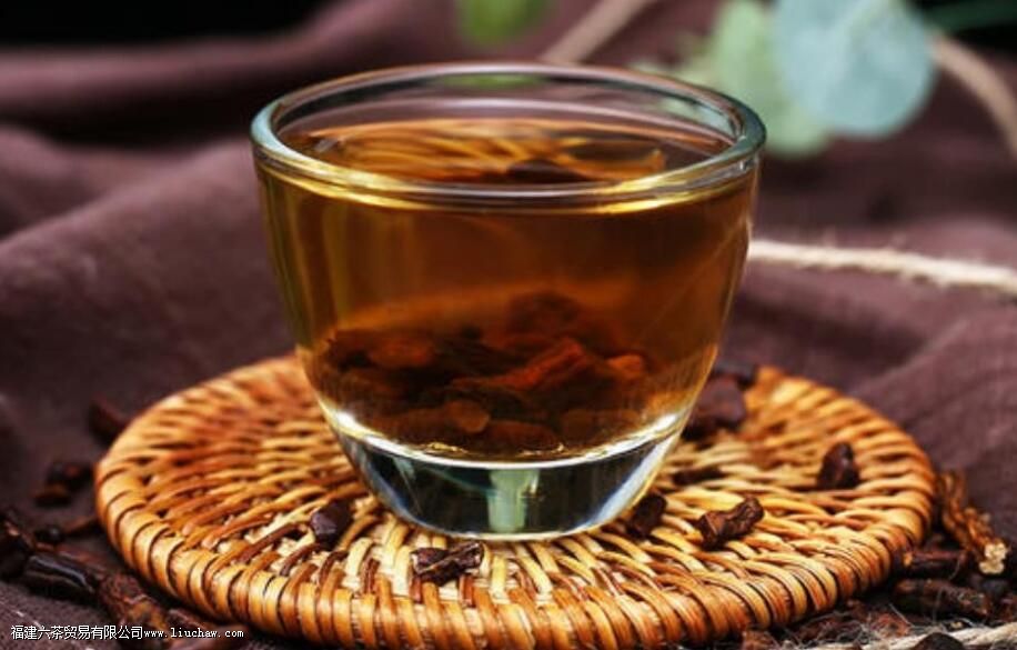 �ѹ�Ӣ�����ˮ�ȵĹ�Ч