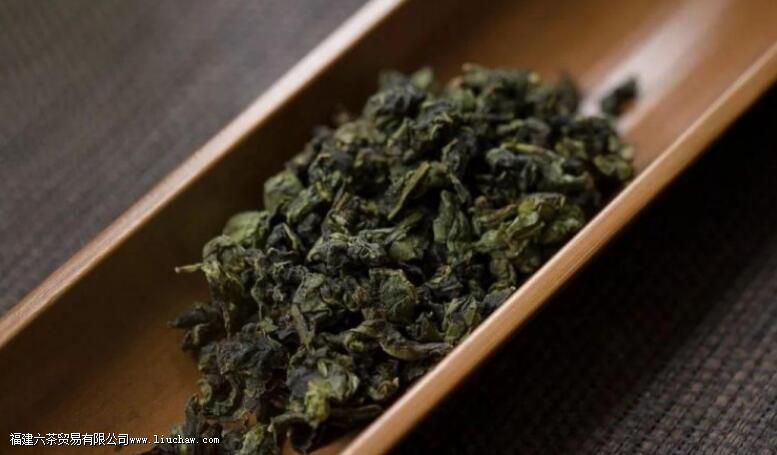 青茶和绿茶的功效区别 青茶和绿茶的功效区别