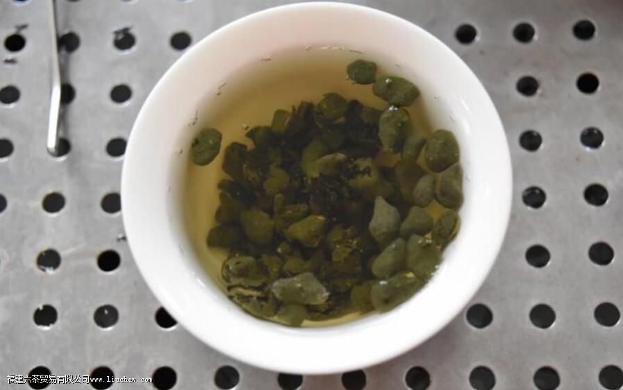 人参乌龙茶的功效与禁忌 人参乌龙茶的功效与禁忌