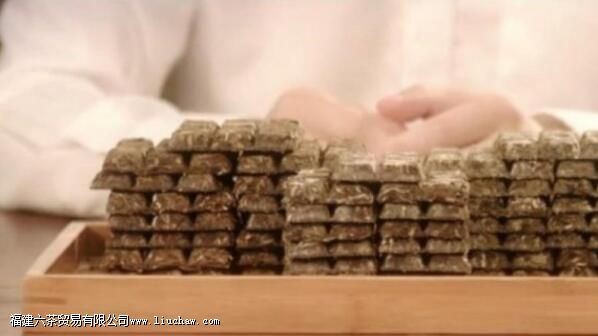 晒白金茶适合什么人喝 晒白金茶适合什么人喝