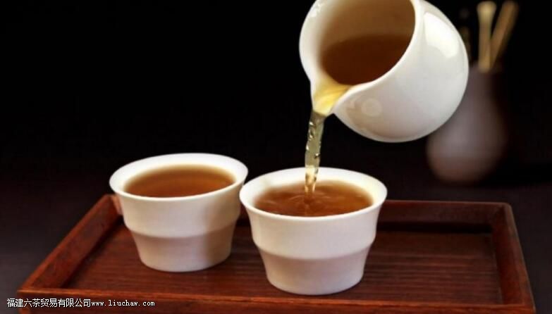 晒白金茶适合什么人喝 晒白金茶适合什么人喝