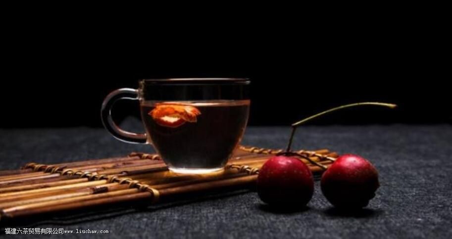 山楂和绿茶泡水的功效与禁忌 山楂和绿茶泡水的功效与禁忌