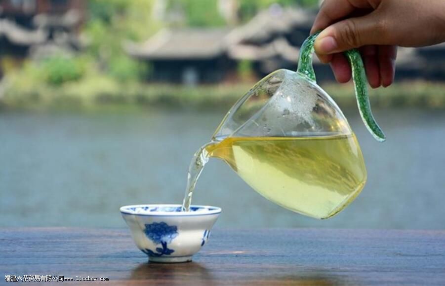 乌龙茶适合哪个时间喝 乌龙茶适合哪个时间喝