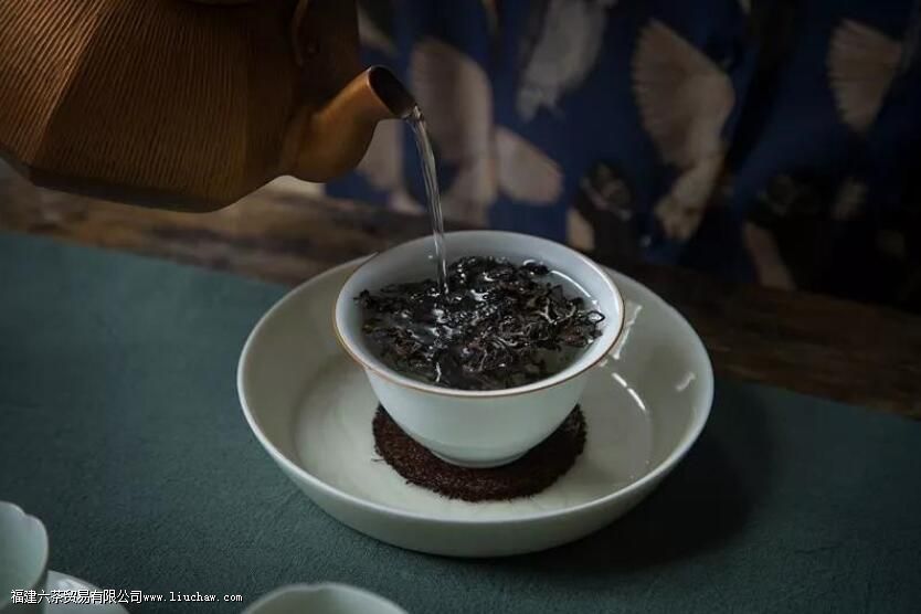 乌龙茶适合什么样的人喝 乌龙茶适合什么样的人喝