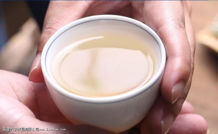 �����죬�����˺Ȱײ�