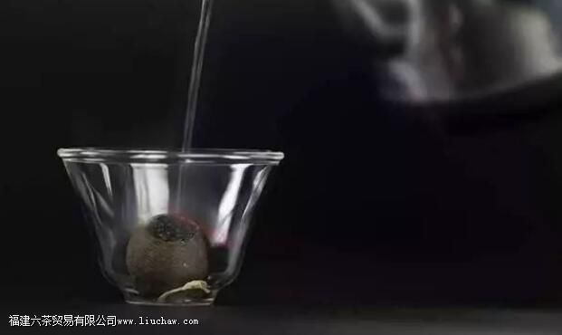 小青柑的功效与作用及食用方法 小青柑的功效与作用及食用方法