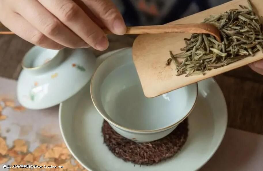 白茶的入口生津,是怎么感觉出来的 白茶的入口生津,是怎么感觉出来的