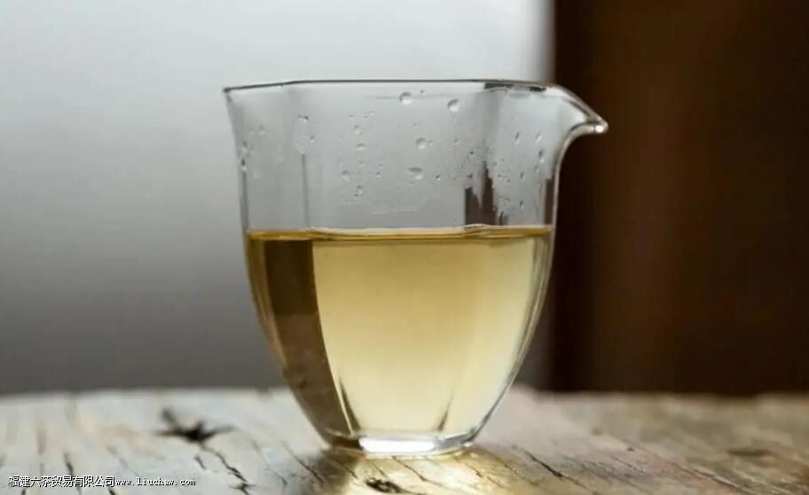 白茶和老白茶有什么区别 白茶和老白茶有什么区别