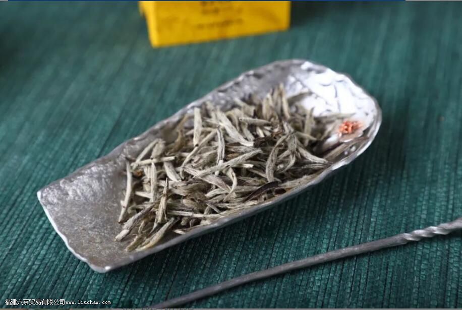 ��Ҷ�ϵ�ëë�������Խ�࣬���Ʒ�ʾ�һ��Խ��