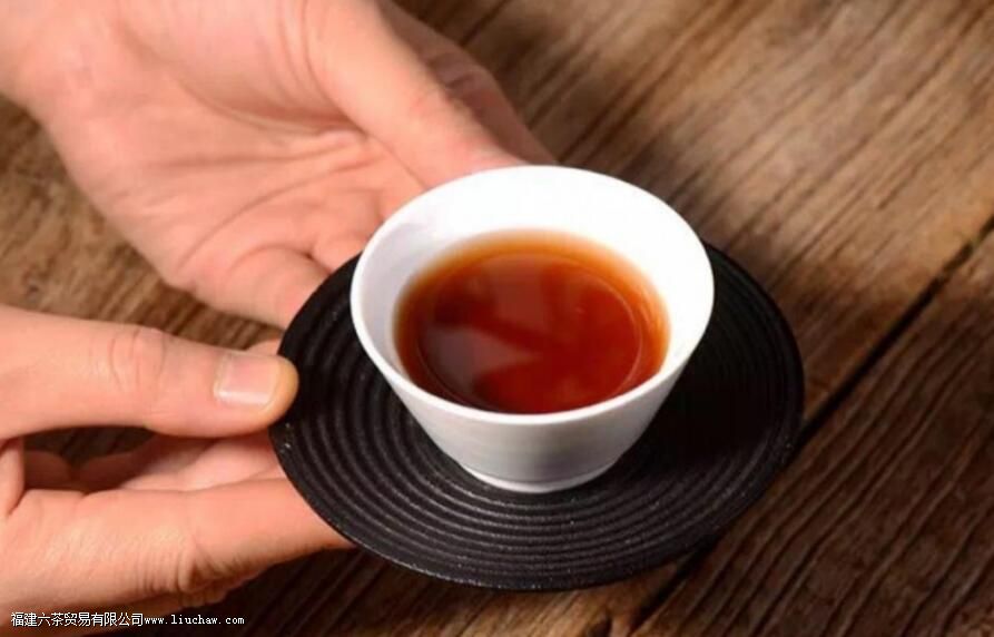 从5个维度,谈普洱生茶和熟茶的区别 从5个维度,谈普洱生茶和熟茶的区别