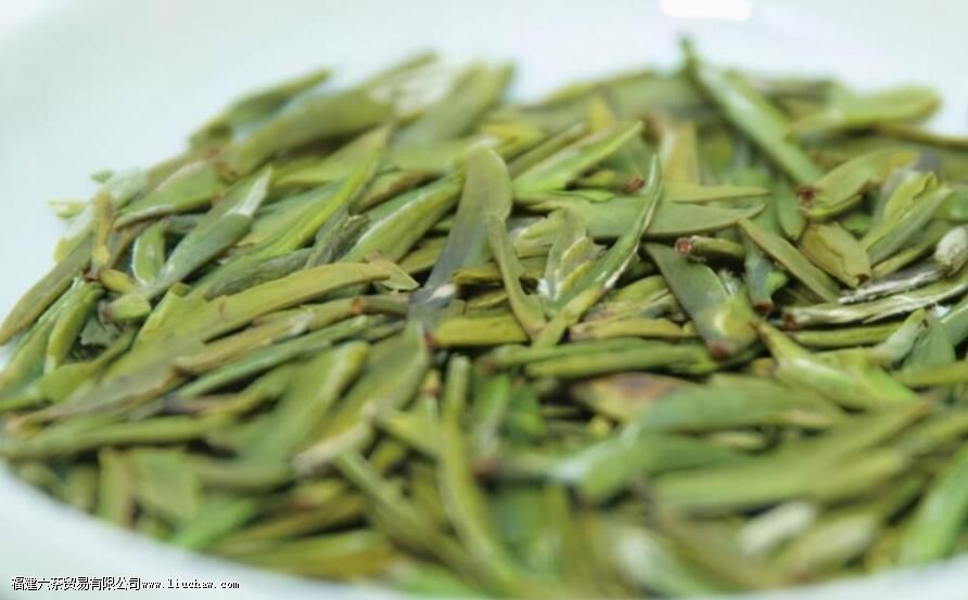 峨眉雪芽和竹叶青茶的区别 峨眉雪芽和竹叶青茶的区别