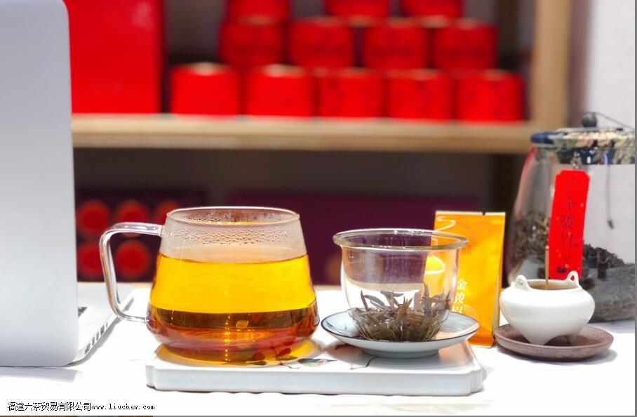 ��üʲô��ɫ��������