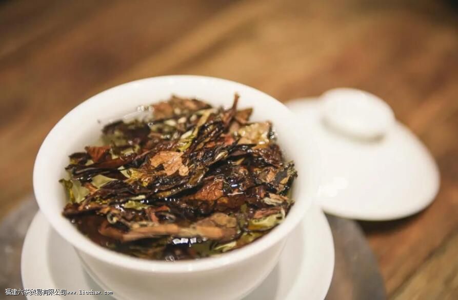 老白茶与普洱熟茶有什么区别 老白茶与普洱熟茶有什么区别