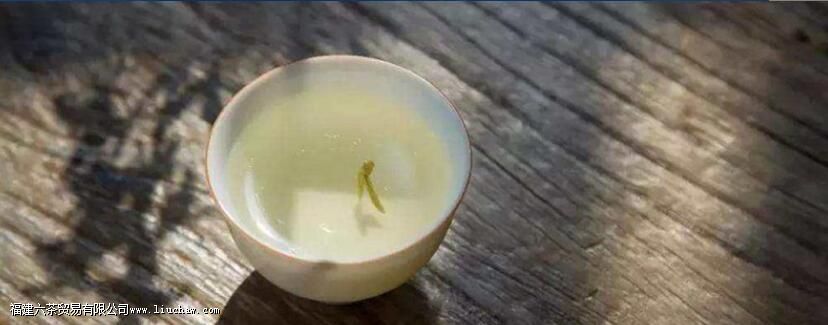 绿茶一天喝多少合适 绿茶一天喝多少合适