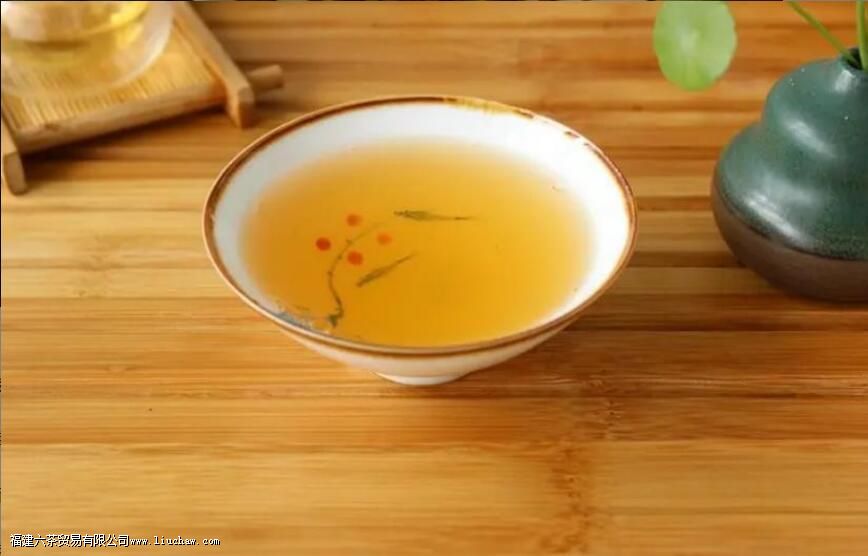 梅占金骏眉的特点 梅占金骏眉的特点