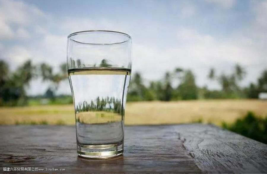 每天拿茶当水喝好吗 每天拿茶当水喝好吗