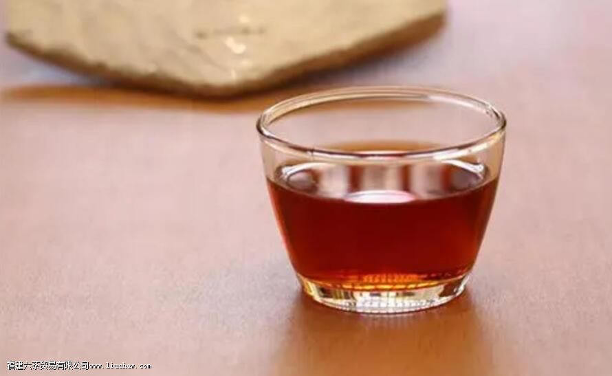 ��Щ��Ҷ�ݳ�����ɫ��Ѫ��ɫ��