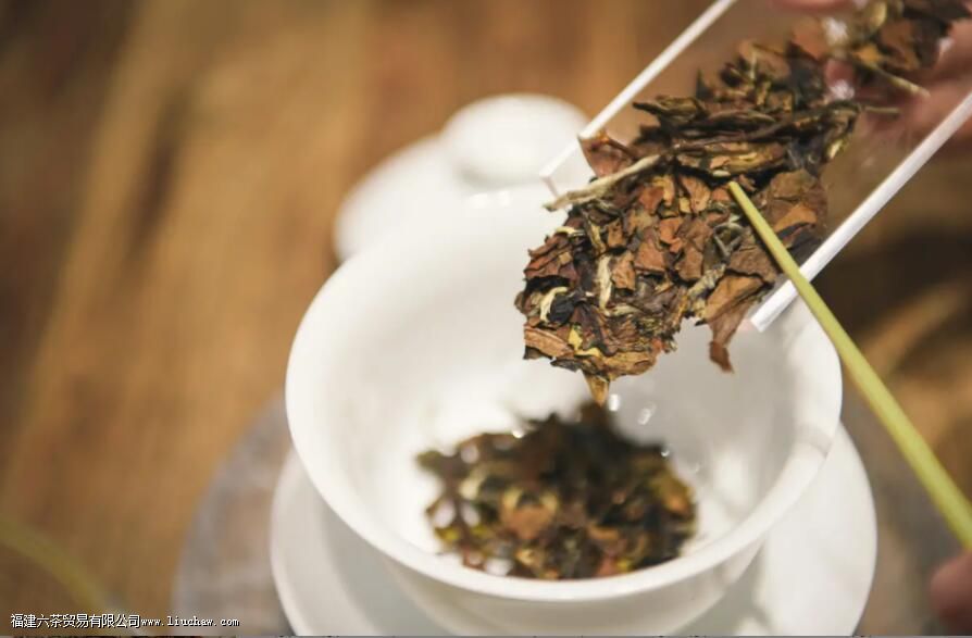 Ū����������ȡ������ܸ��õظ����ϰײ�ı仯