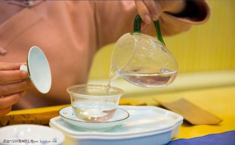 泡茶用纯净水好,还是矿泉水好 泡茶用纯净水好,还是矿泉水好