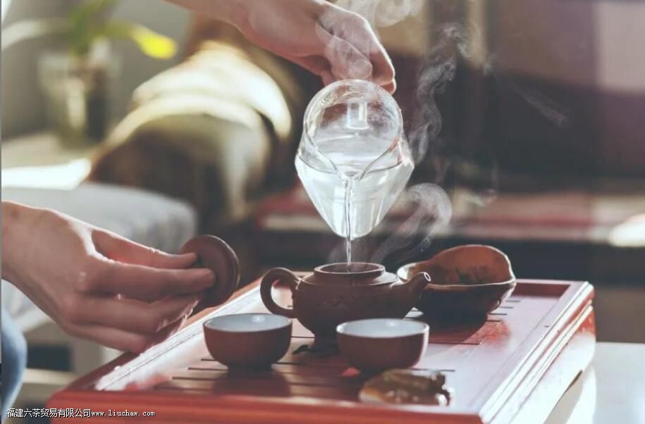 泡茶用纯净水好,还是矿泉水好 泡茶用纯净水好,还是矿泉水好