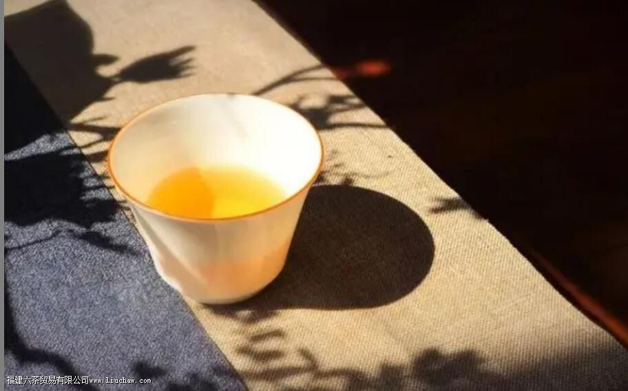 �ն�����ɫƷ������