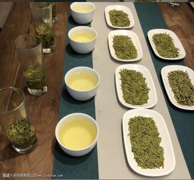 ��α����������