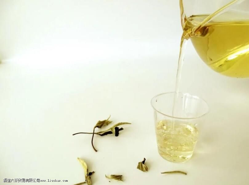 ��ʫ�续�������¹�ײ裬�¹�����