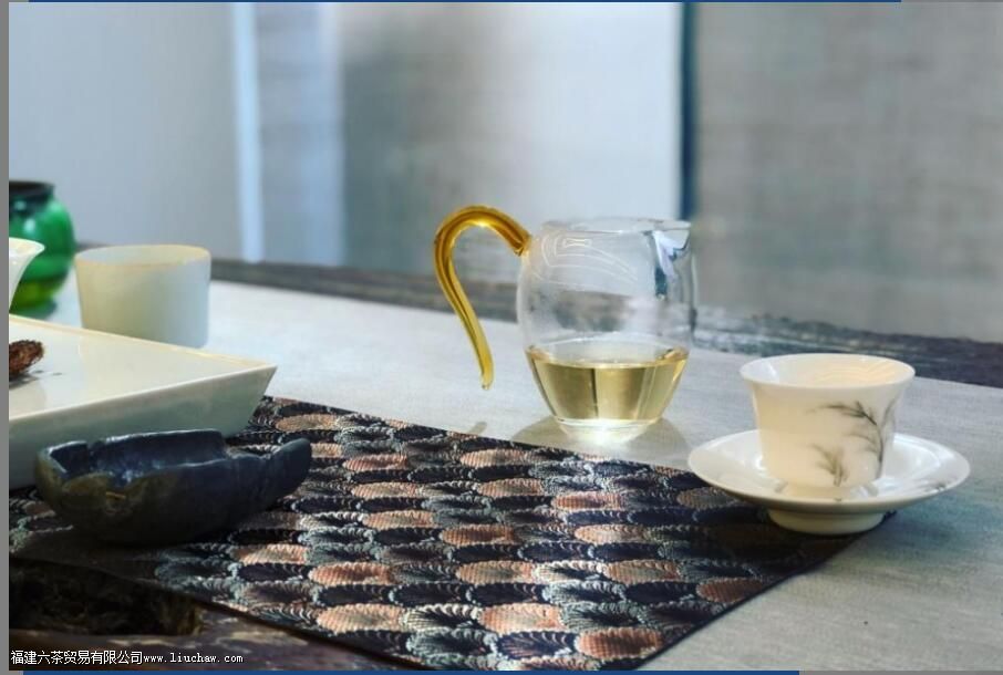 ���ų·���ݵ����ӣ��ײ��е���������Щ�仯