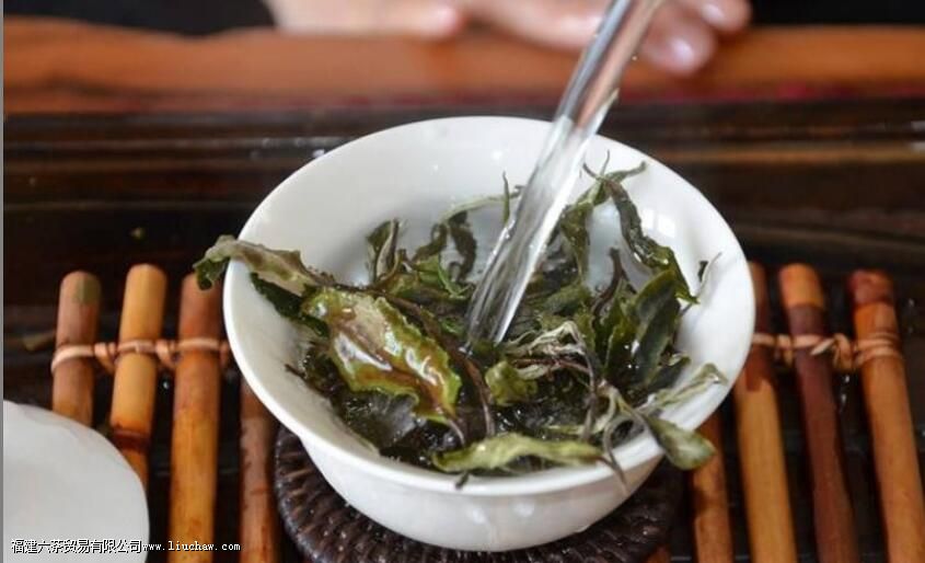 ��ĵ���ײ��������ݺ�