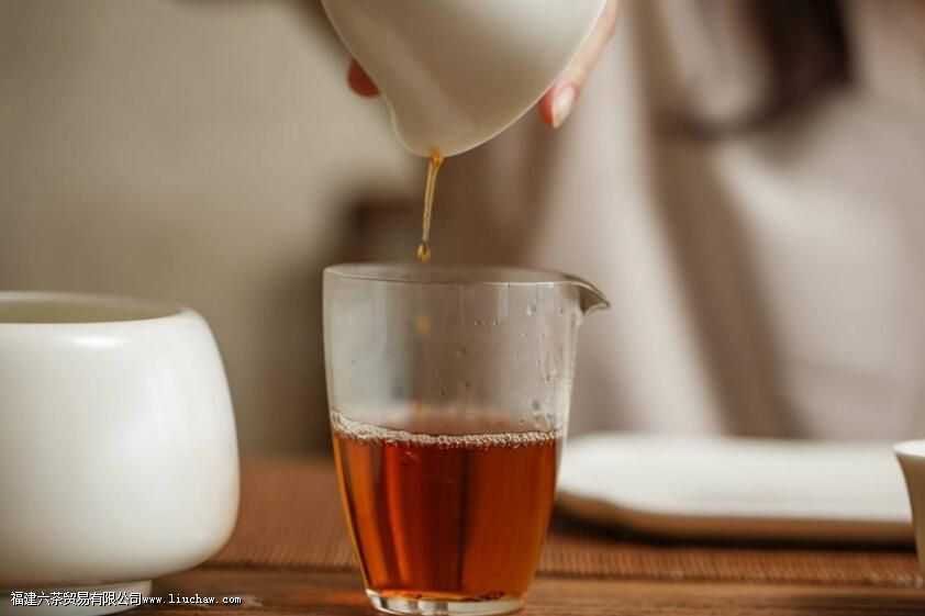 ��Ҷ�����󣬸���ĸ������ƿ����Ǹ���